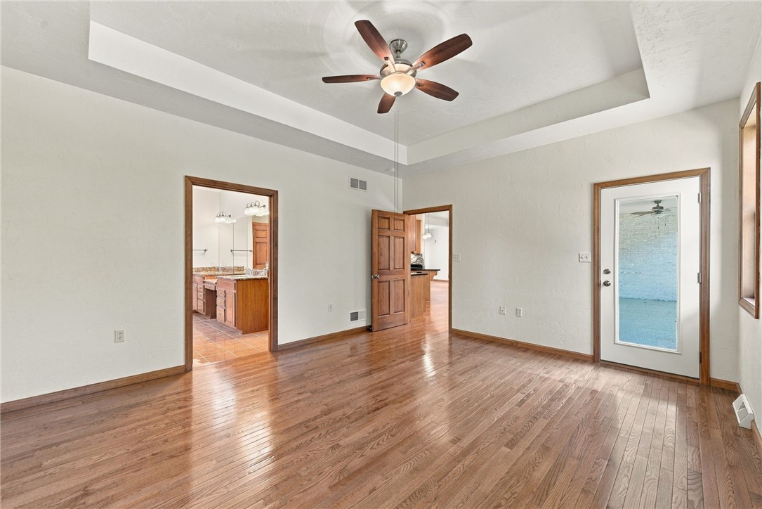 706 Forest Oaks Trl