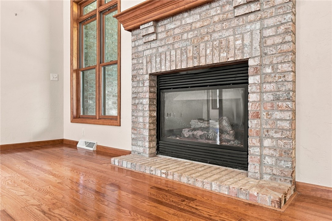 706 Forest Oaks Trl