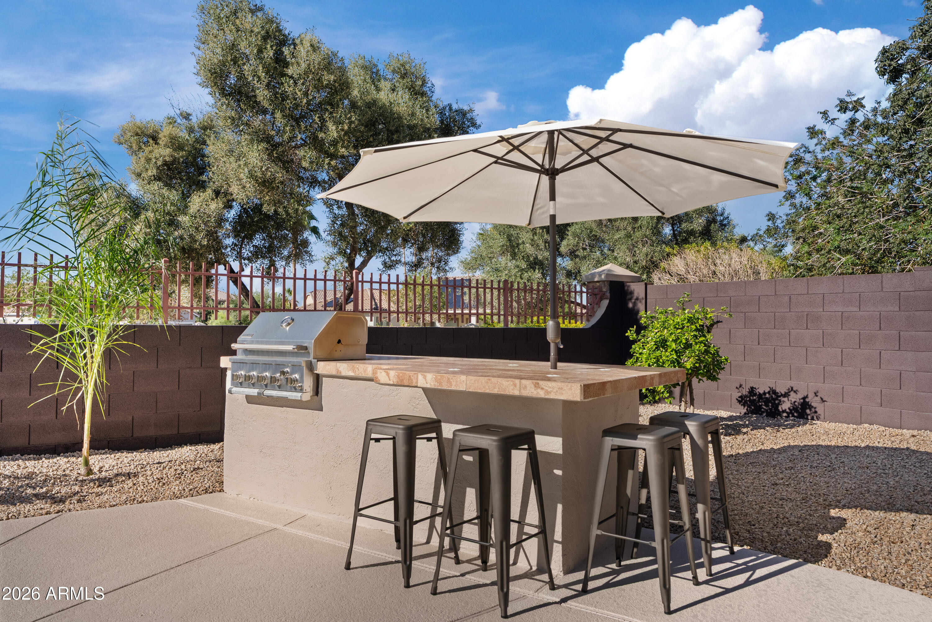 3586 E RIOPELLE Court