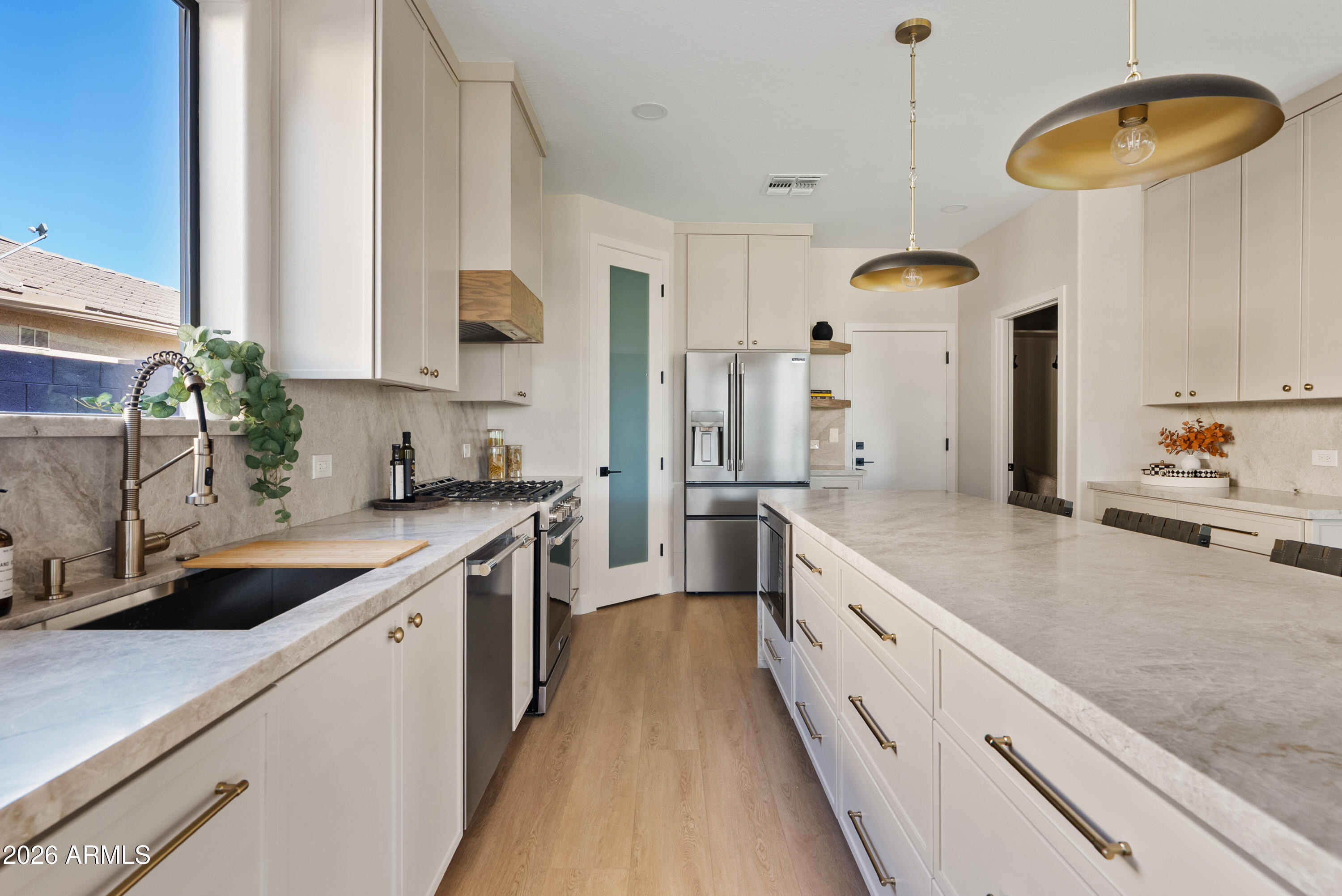 3586 E RIOPELLE Court