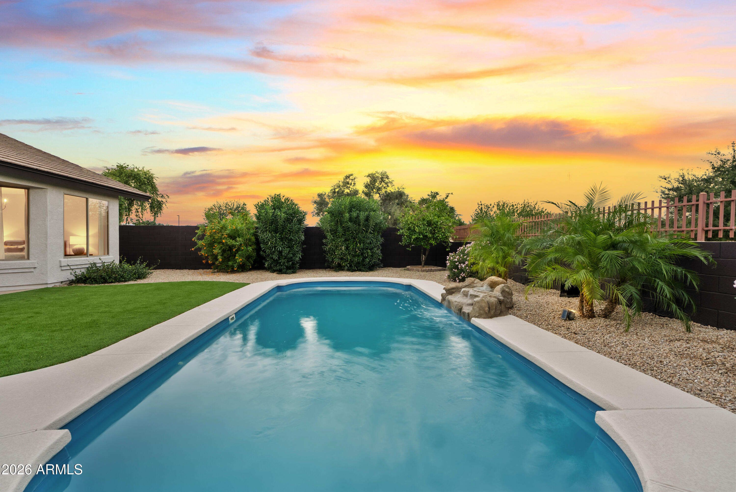 3586 E RIOPELLE Court