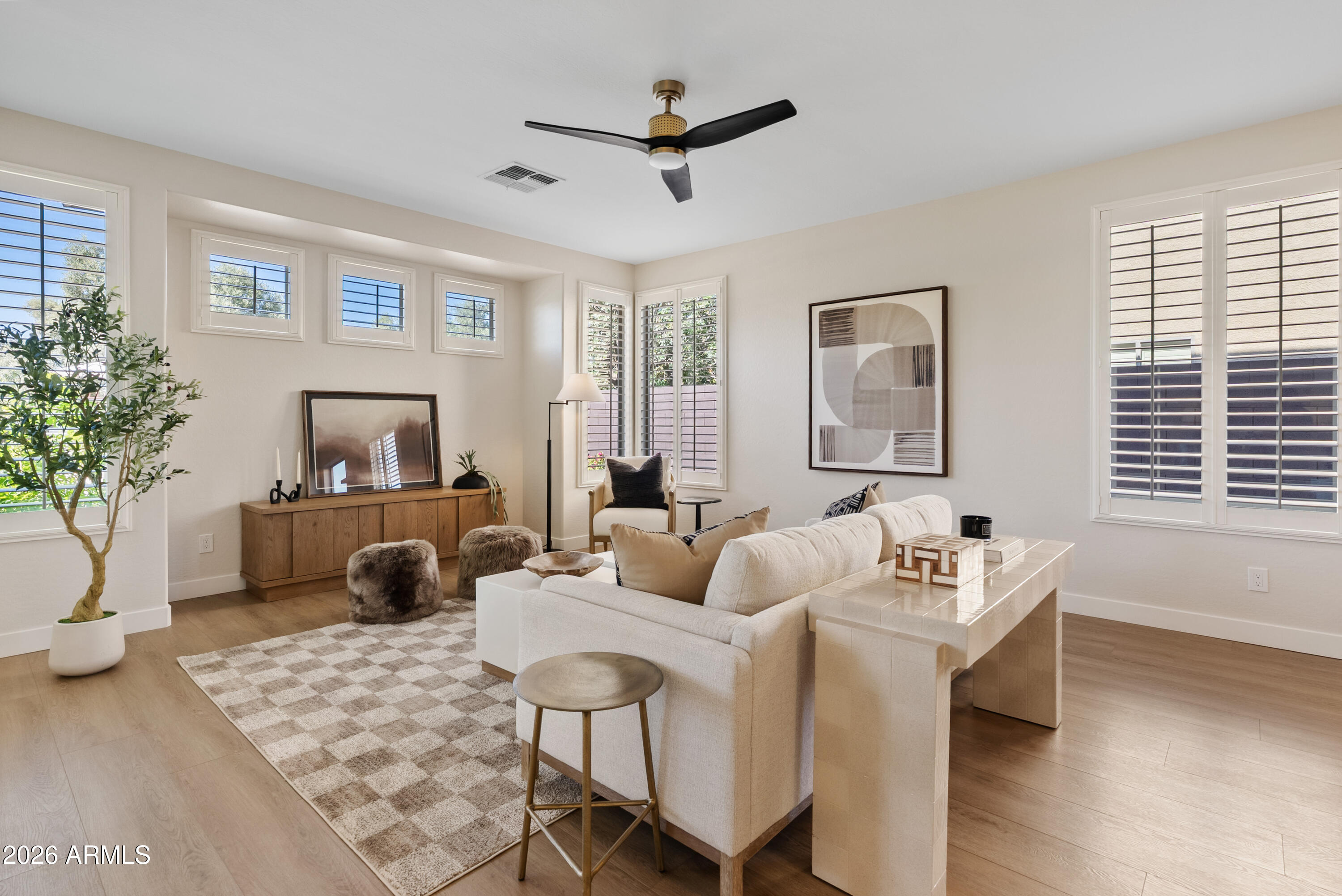 3586 E RIOPELLE Court