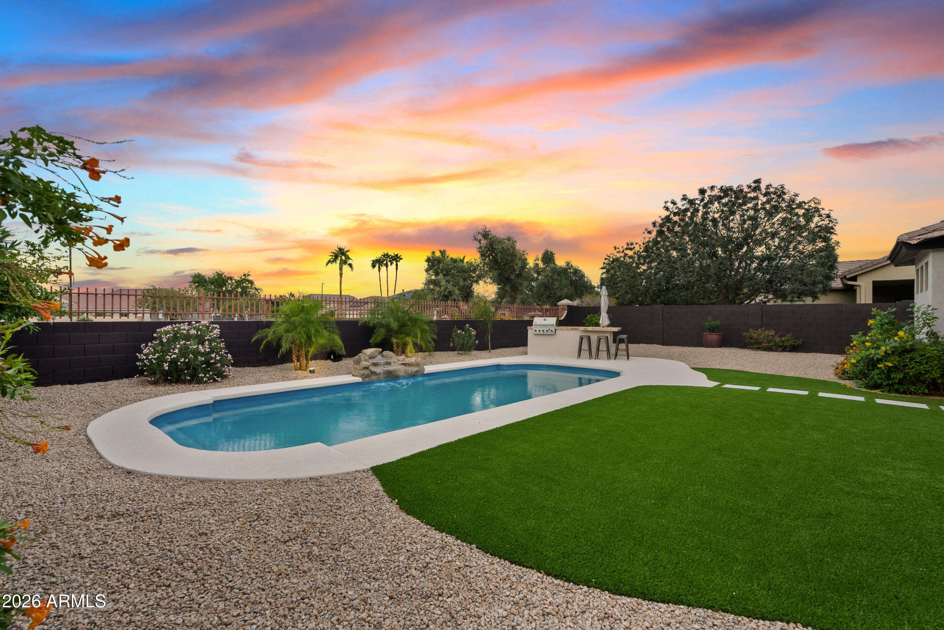 3586 E RIOPELLE Court