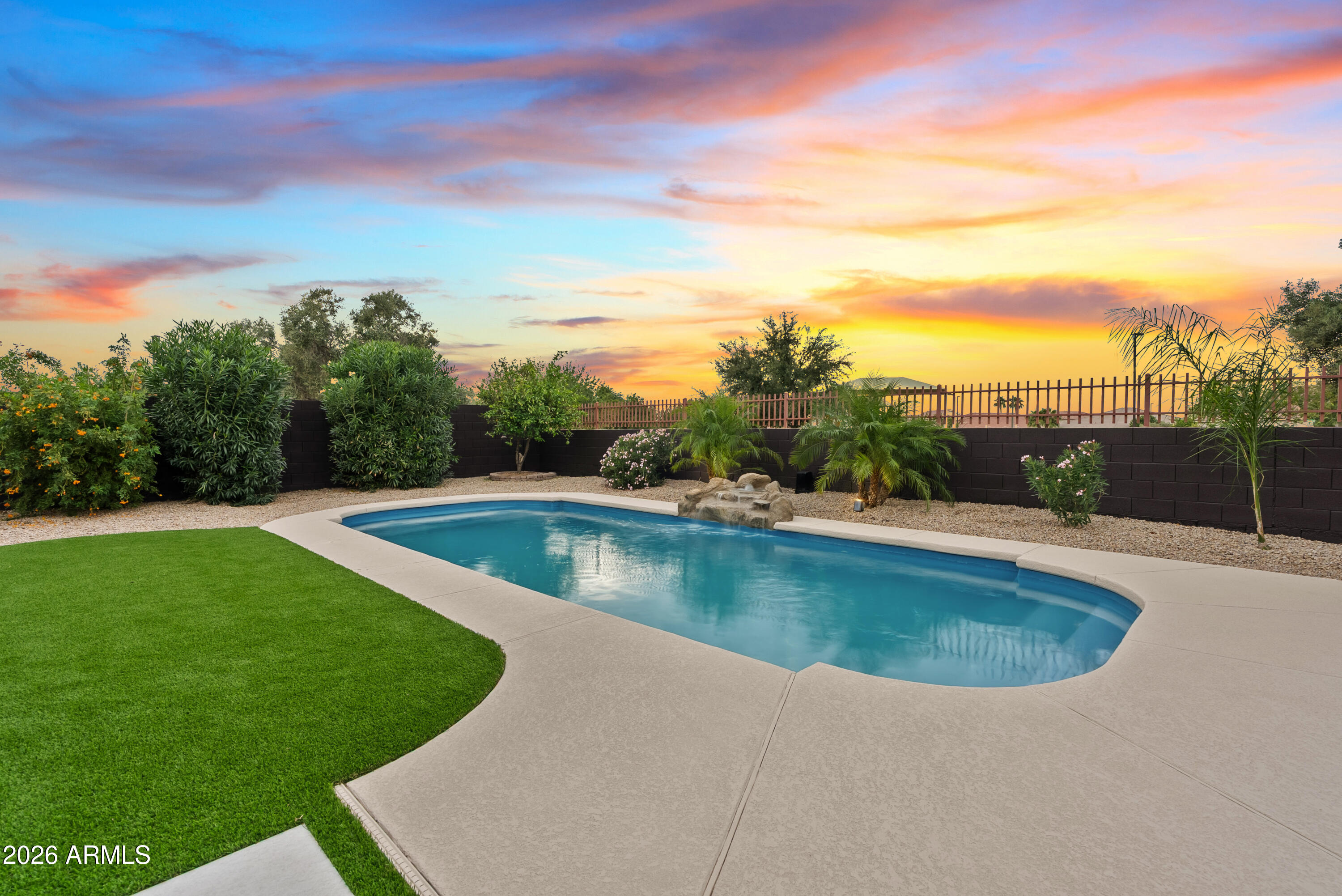 3586 E RIOPELLE Court
