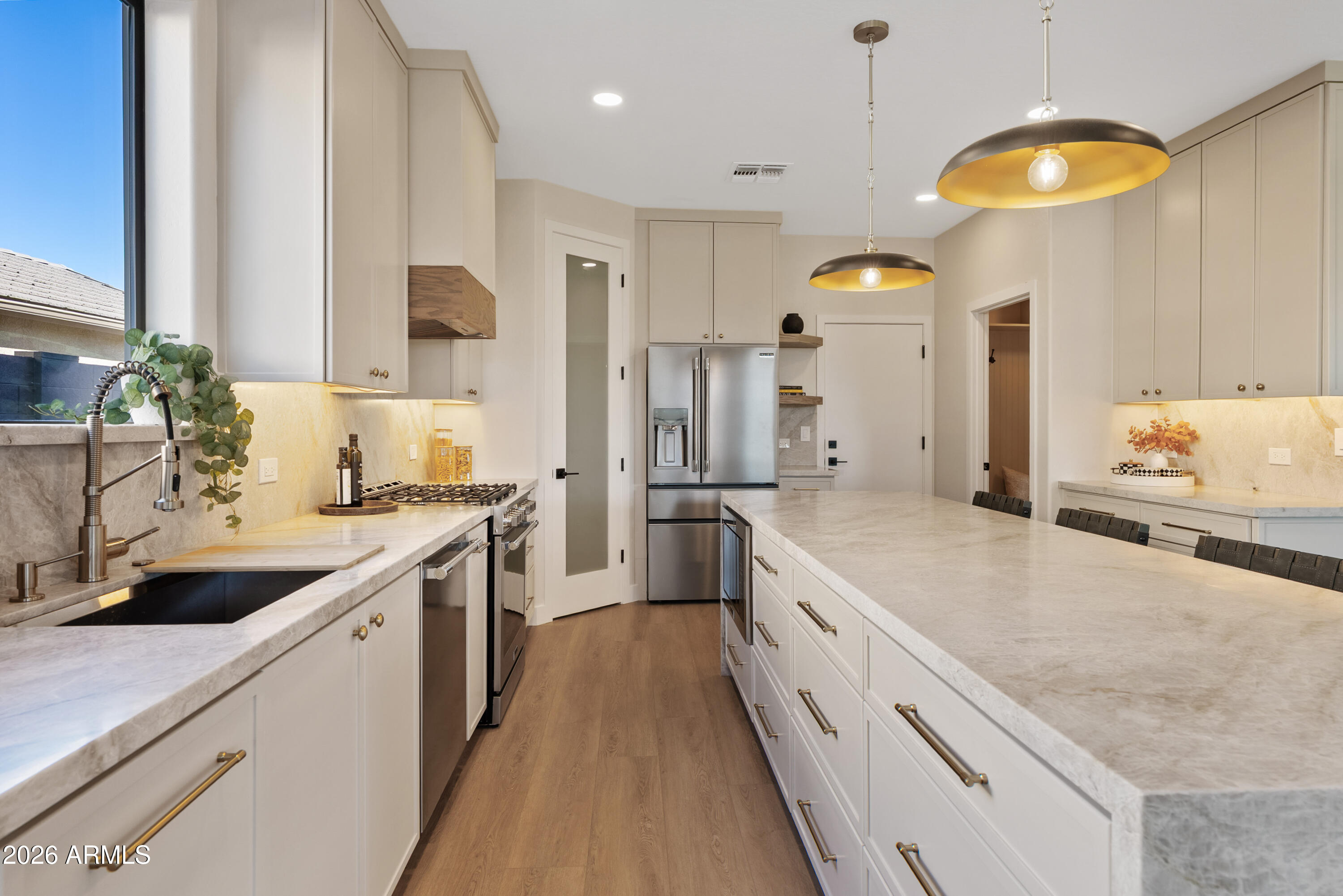 3586 E RIOPELLE Court