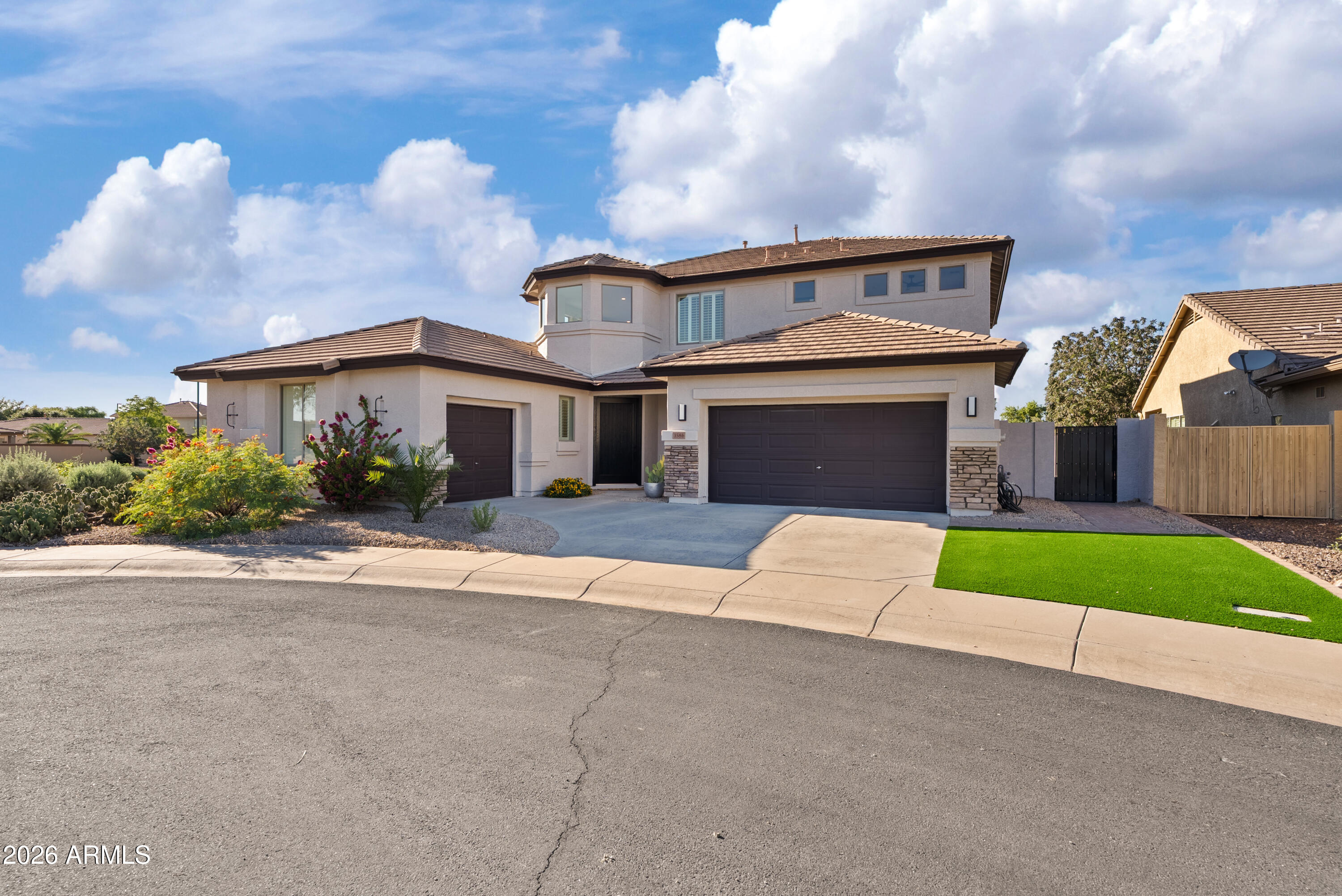 3586 E RIOPELLE Court