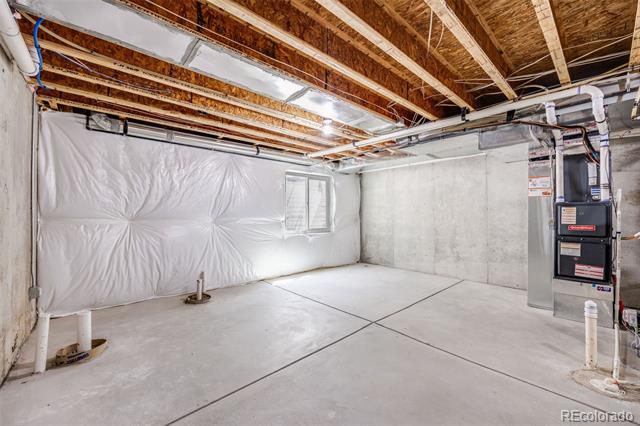 1640 Winona Court
