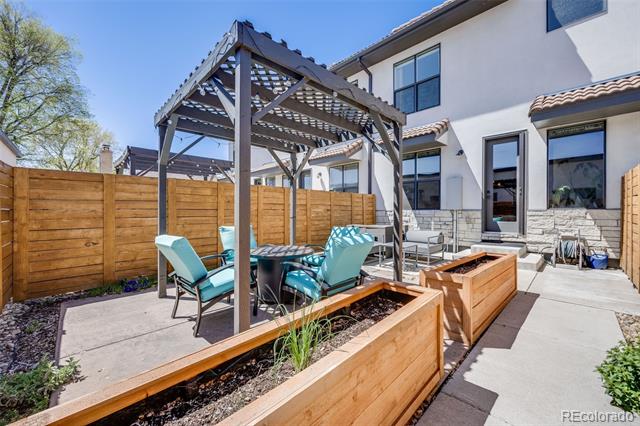 1640 Winona Court