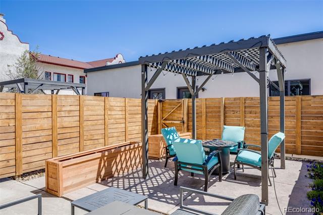 1640 Winona Court
