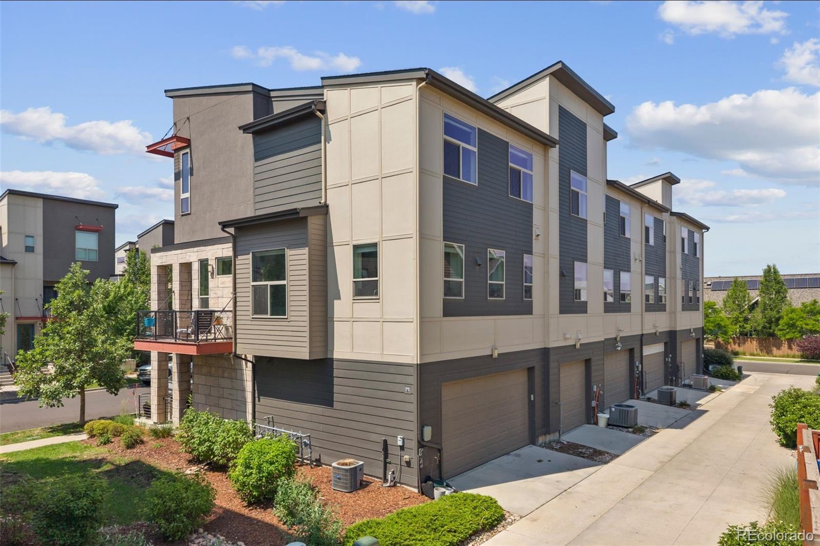 9045 E 49th Place