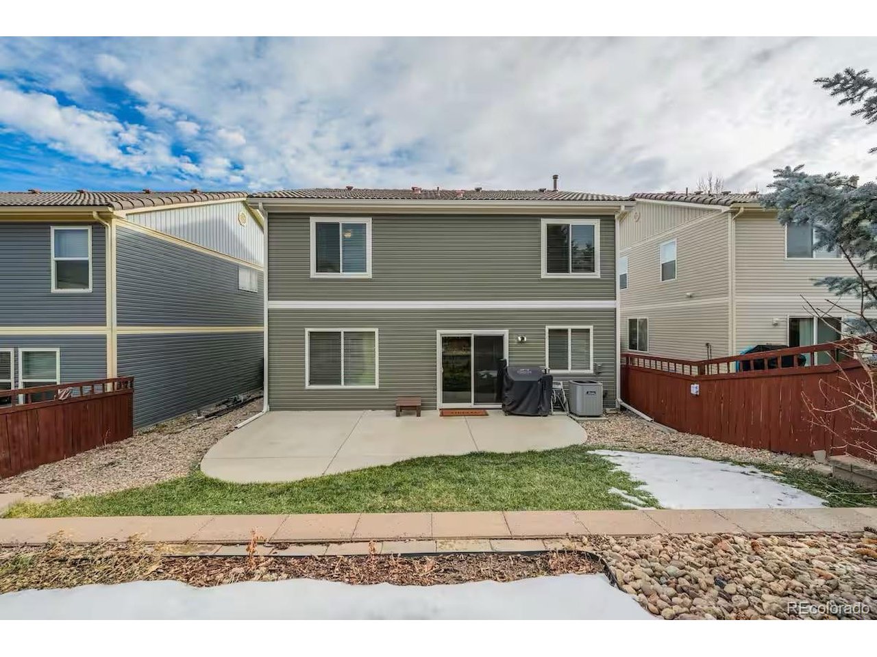 2389 Quartz St