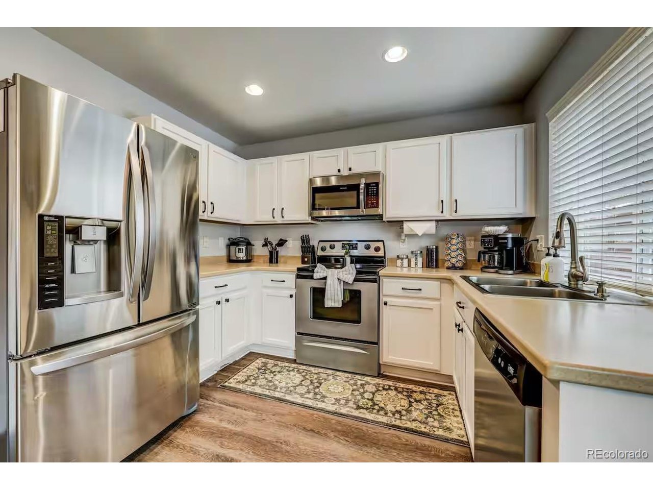 2389 Quartz St