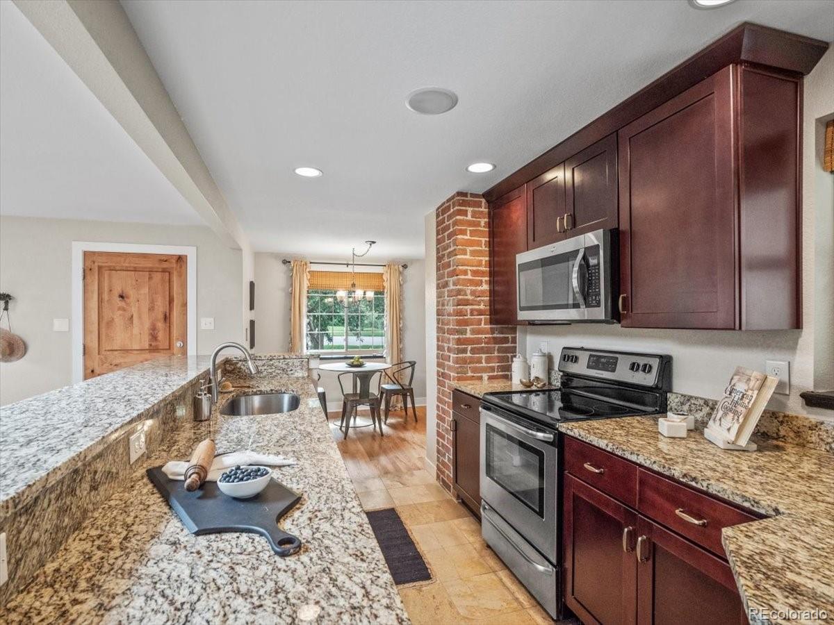 853 Poplar Street