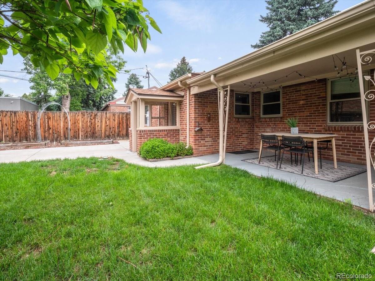 853 Poplar Street