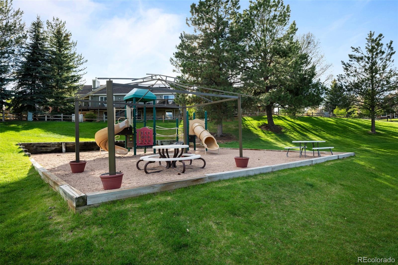 7114 S Hudson Circle