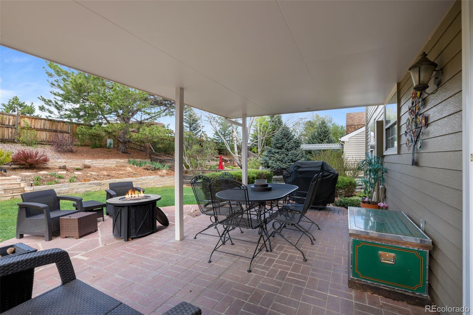 7114 S Hudson Circle
