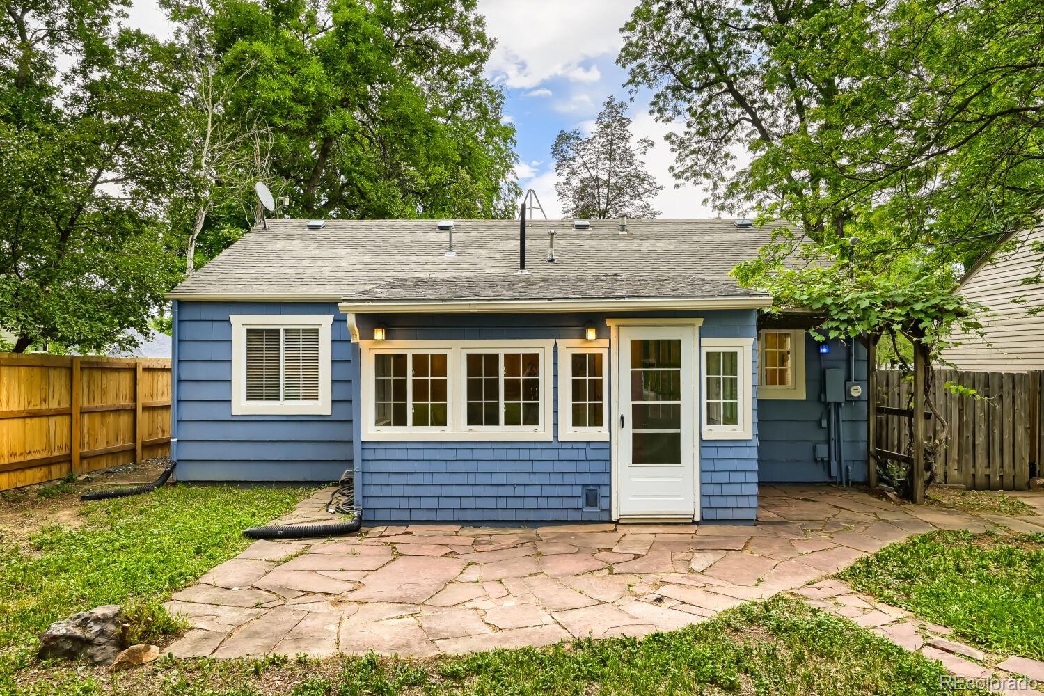 417 Vivian Street