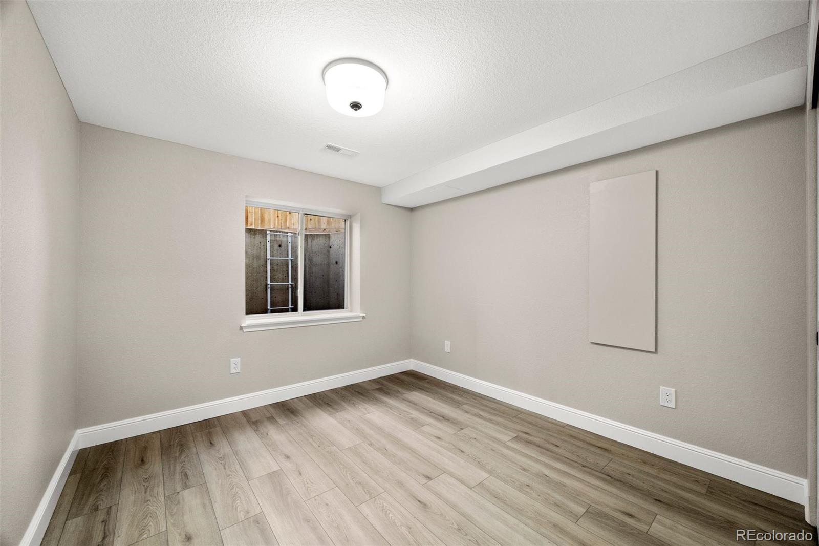 9755 Spring Hill Street