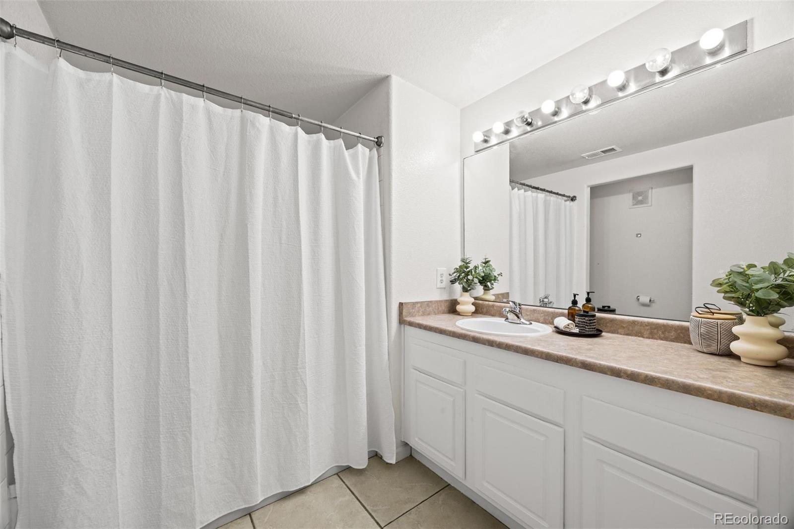 9468 E Florida Avenue Unit: 1041