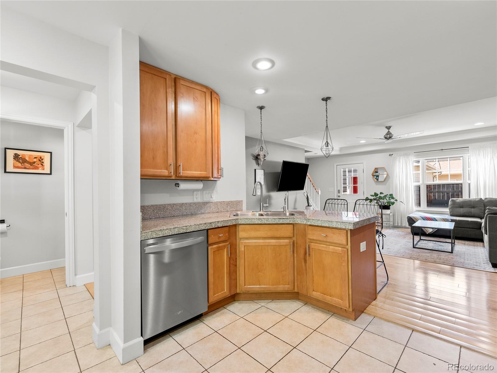 4395 E Jewell Avenue Unit: 4