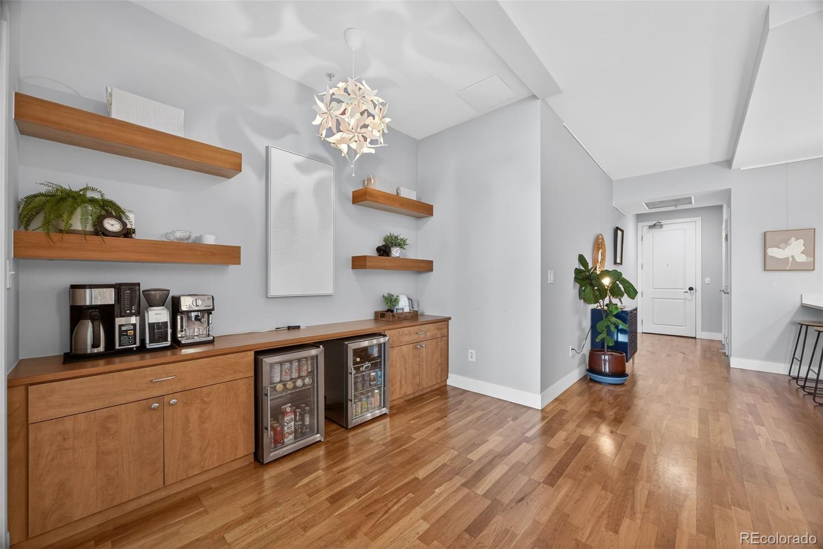 2001 Lincoln Street Unit: 2024