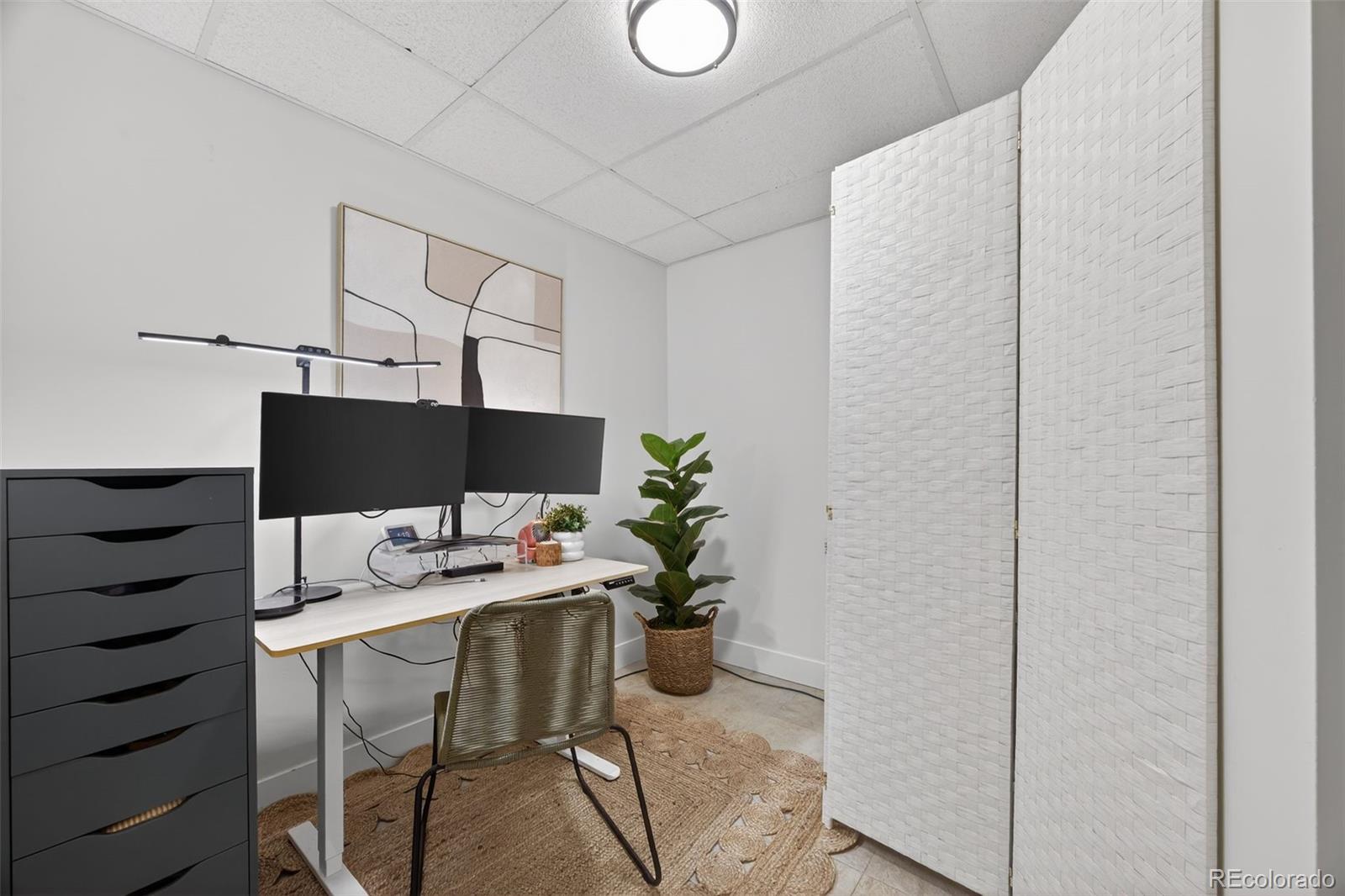 2001 Lincoln Street Unit: 2024