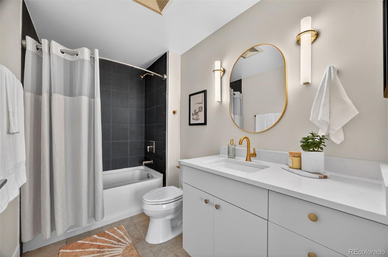 2001 Lincoln Street Unit: 2024