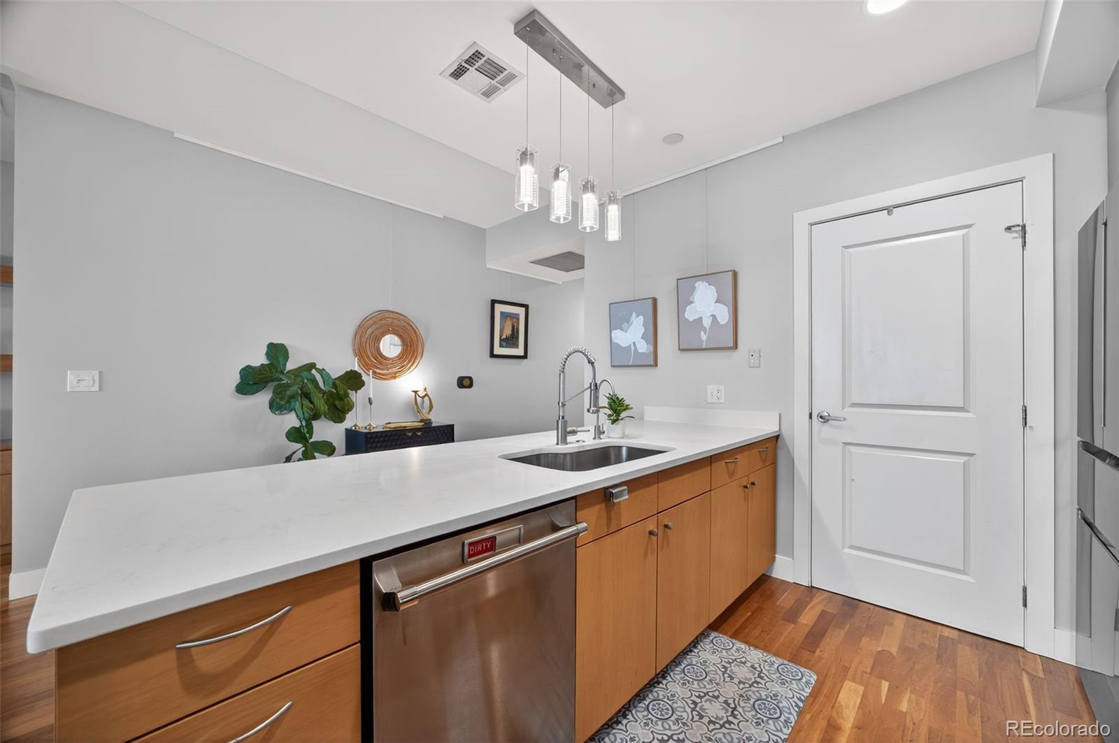 2001 Lincoln Street Unit: 2024