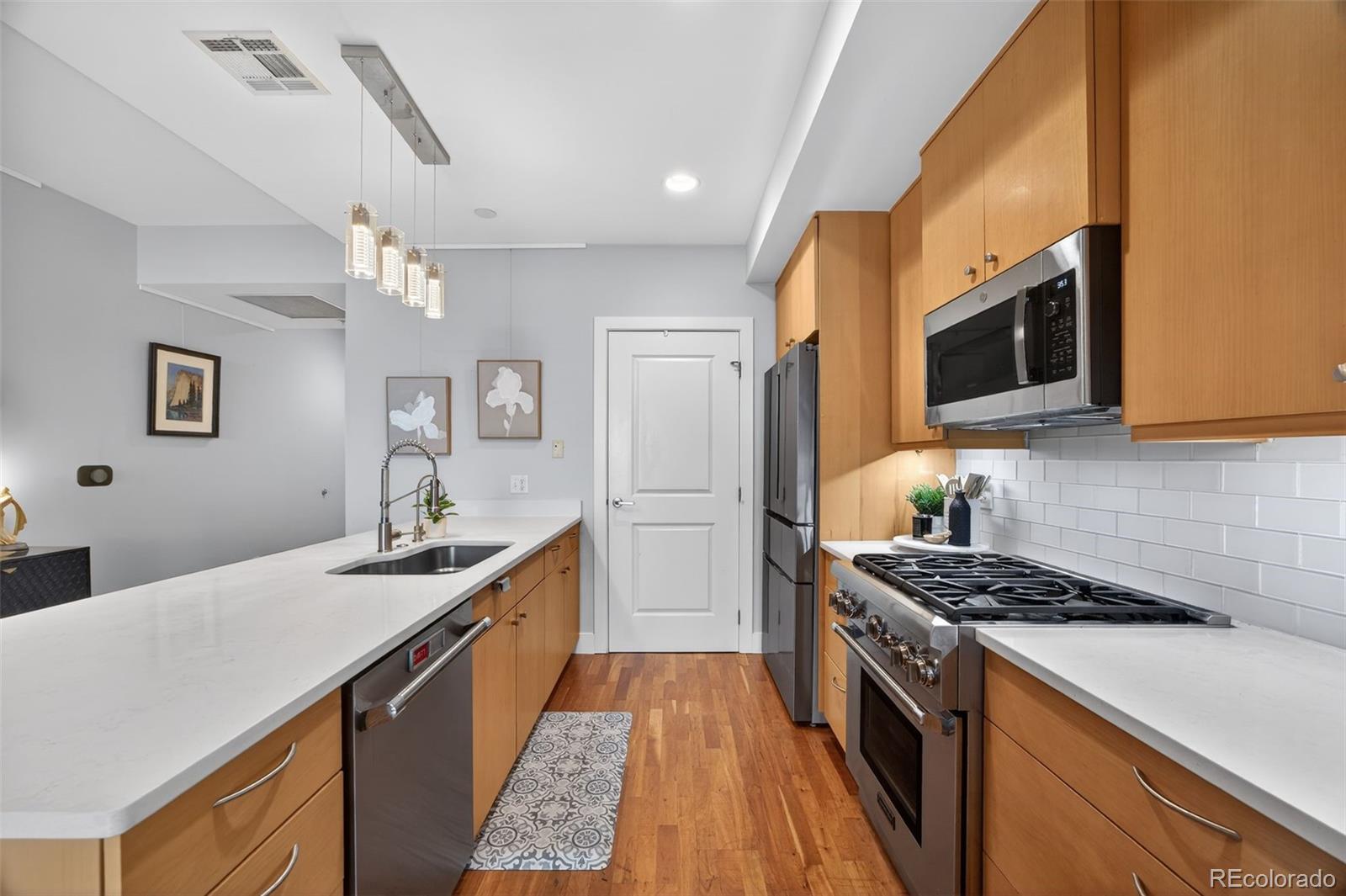 2001 Lincoln Street Unit: 2024