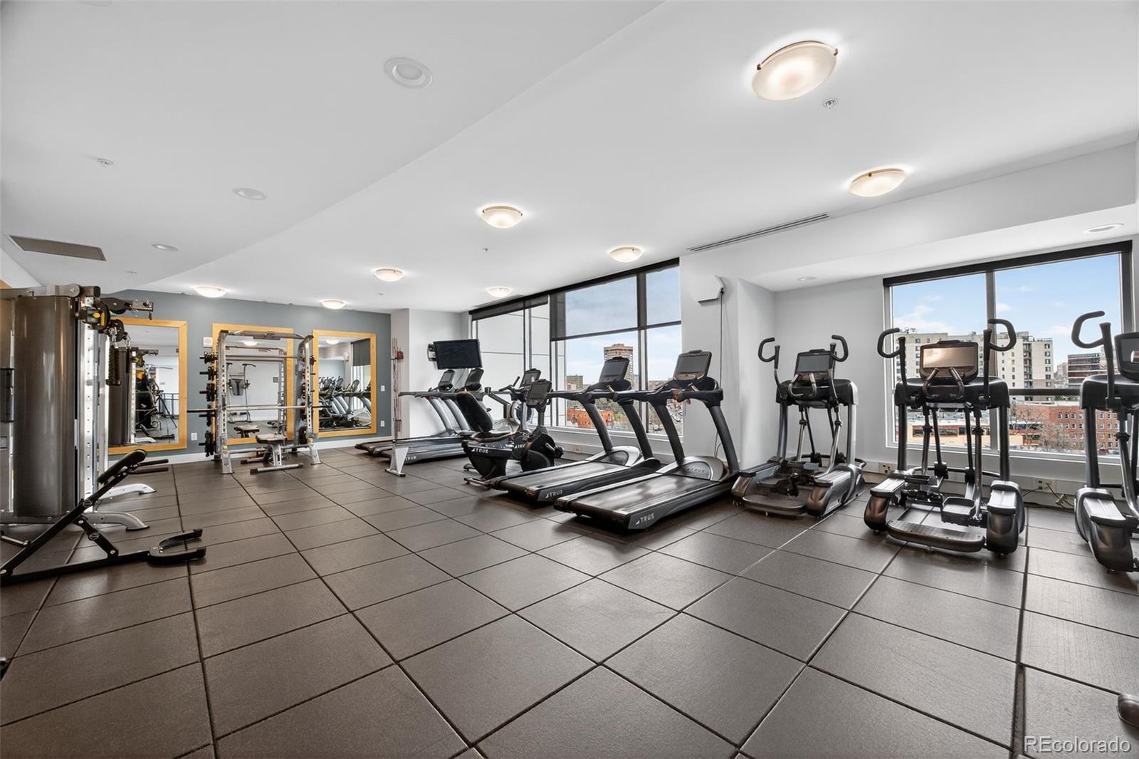 2001 Lincoln Street Unit: 2024