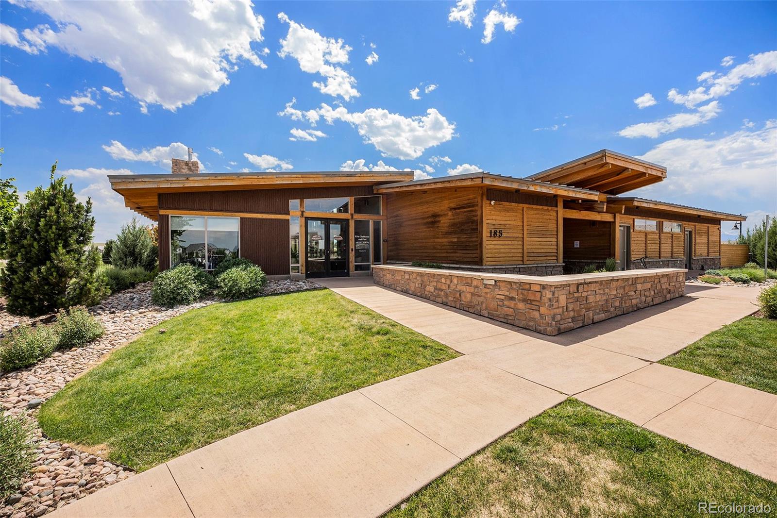 252 Highlands Circle