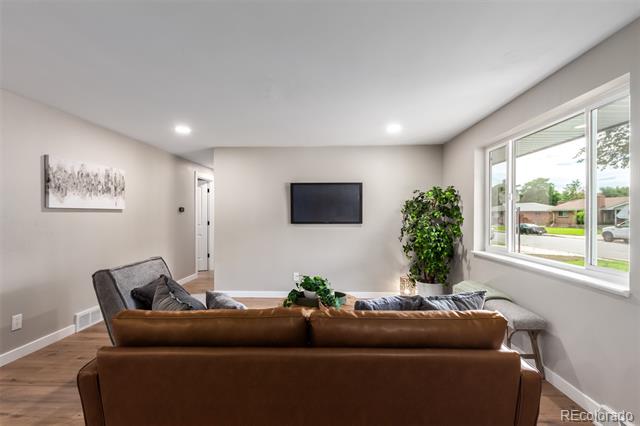 2884 S Ingalls Way