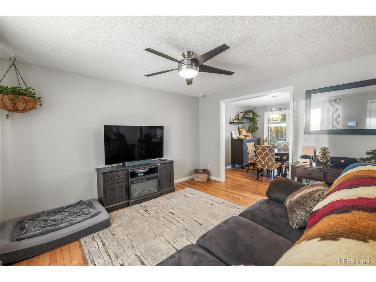 272 Helena Cir