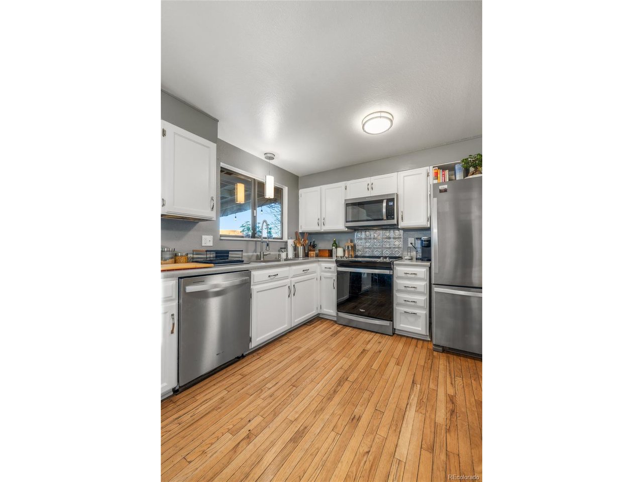 272 Helena Cir