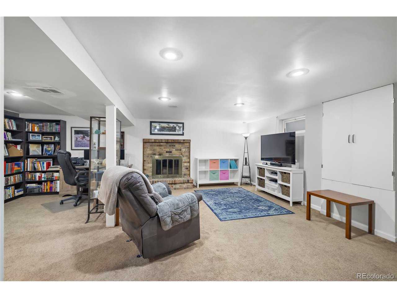 272 Helena Cir
