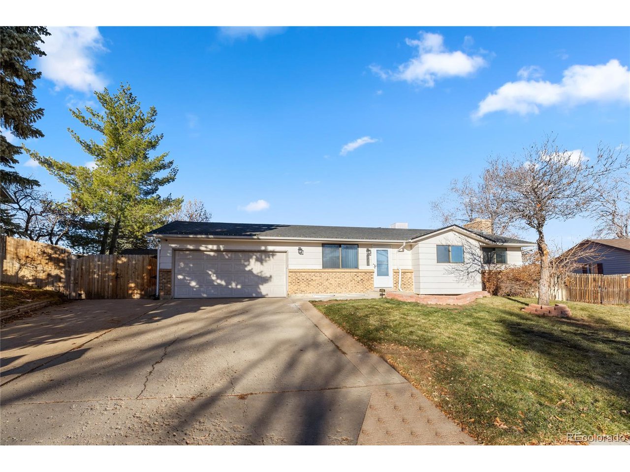 272 Helena Cir