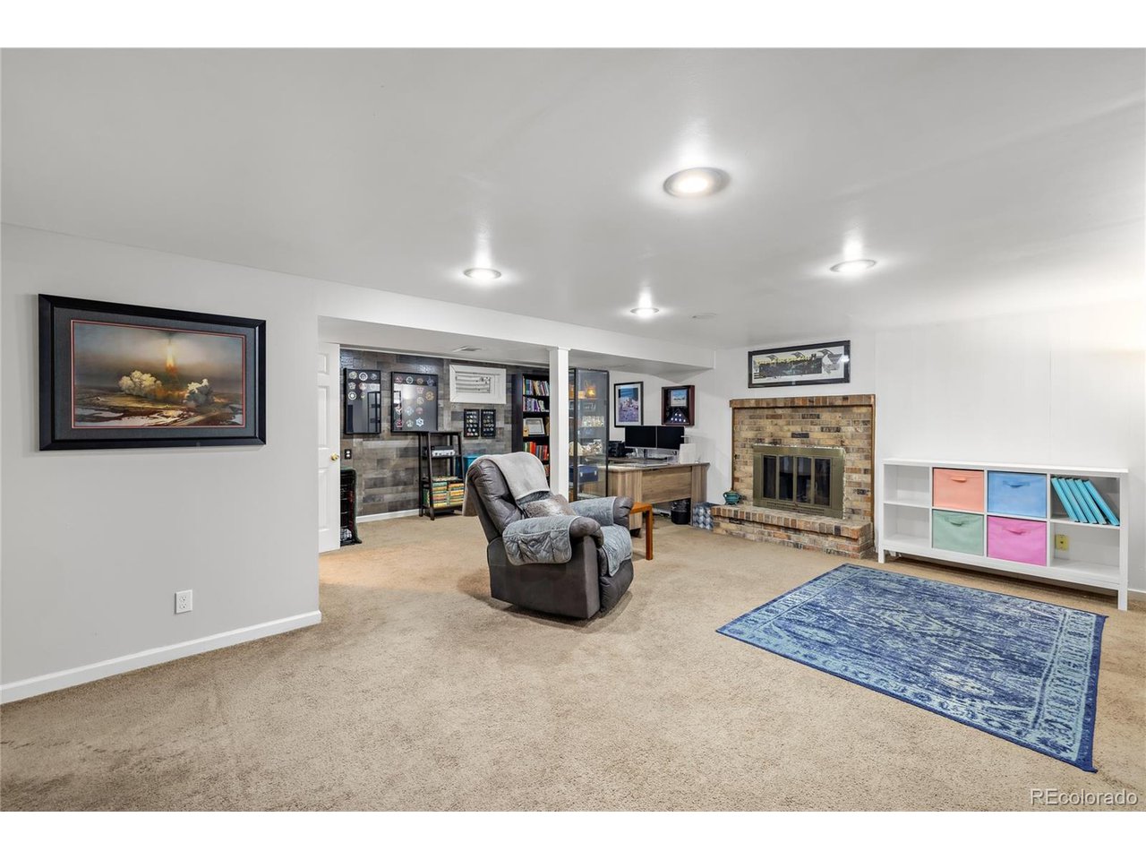 272 Helena Cir