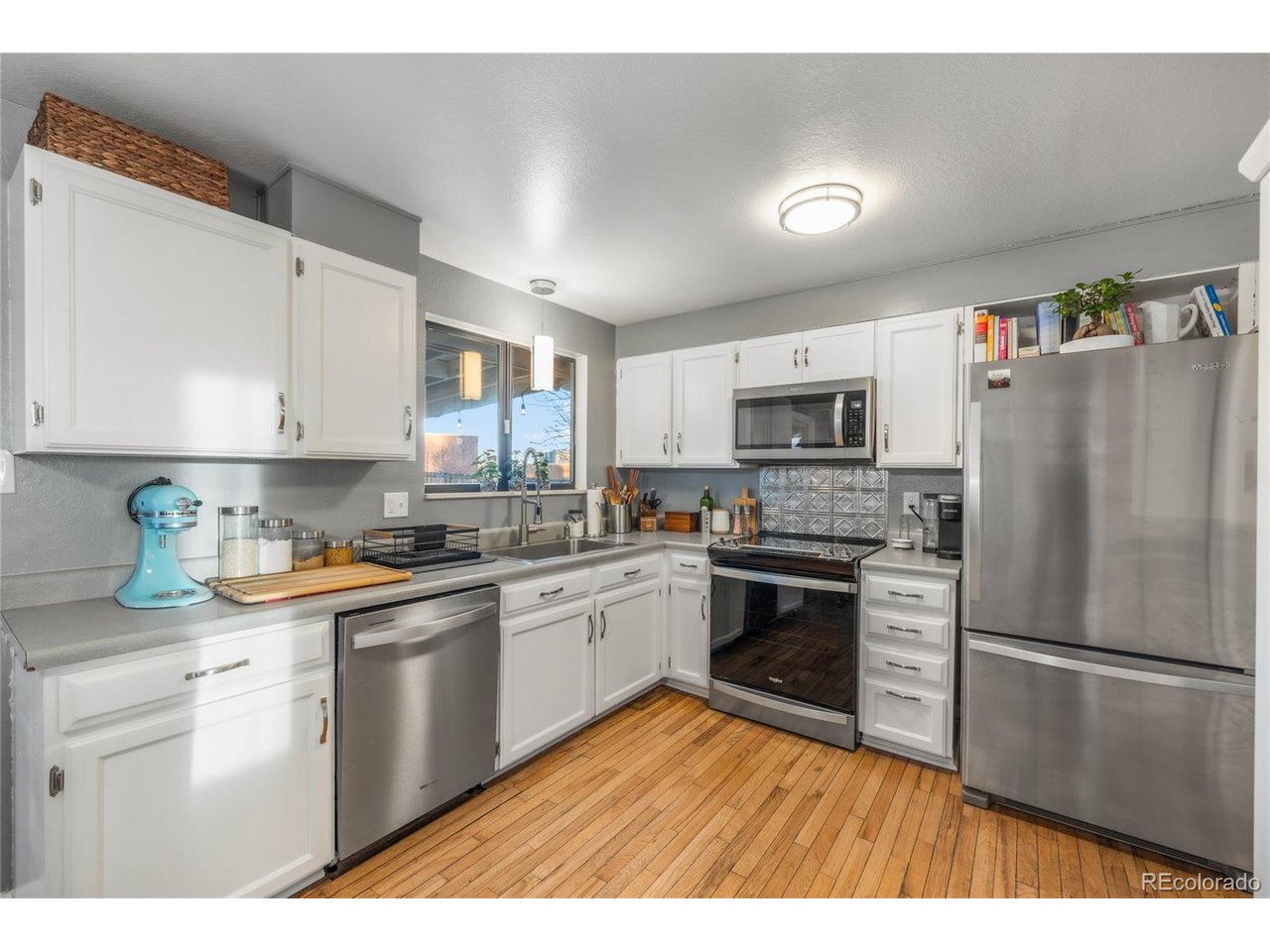 272 Helena Cir