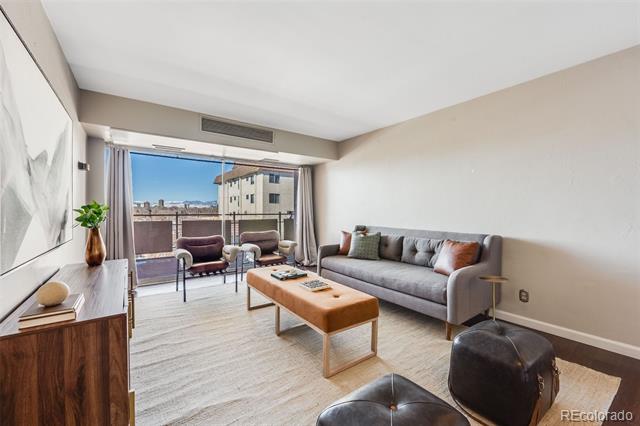 1121 Albion Street Unit: 803