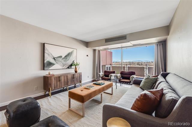1121 Albion Street Unit: 803