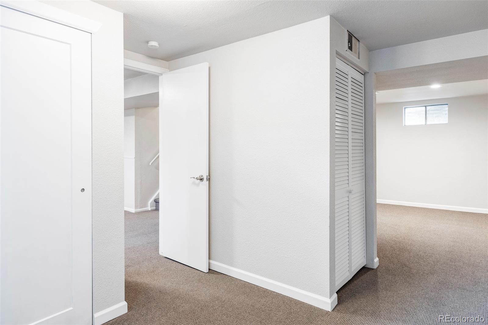 7151 W 75th Place