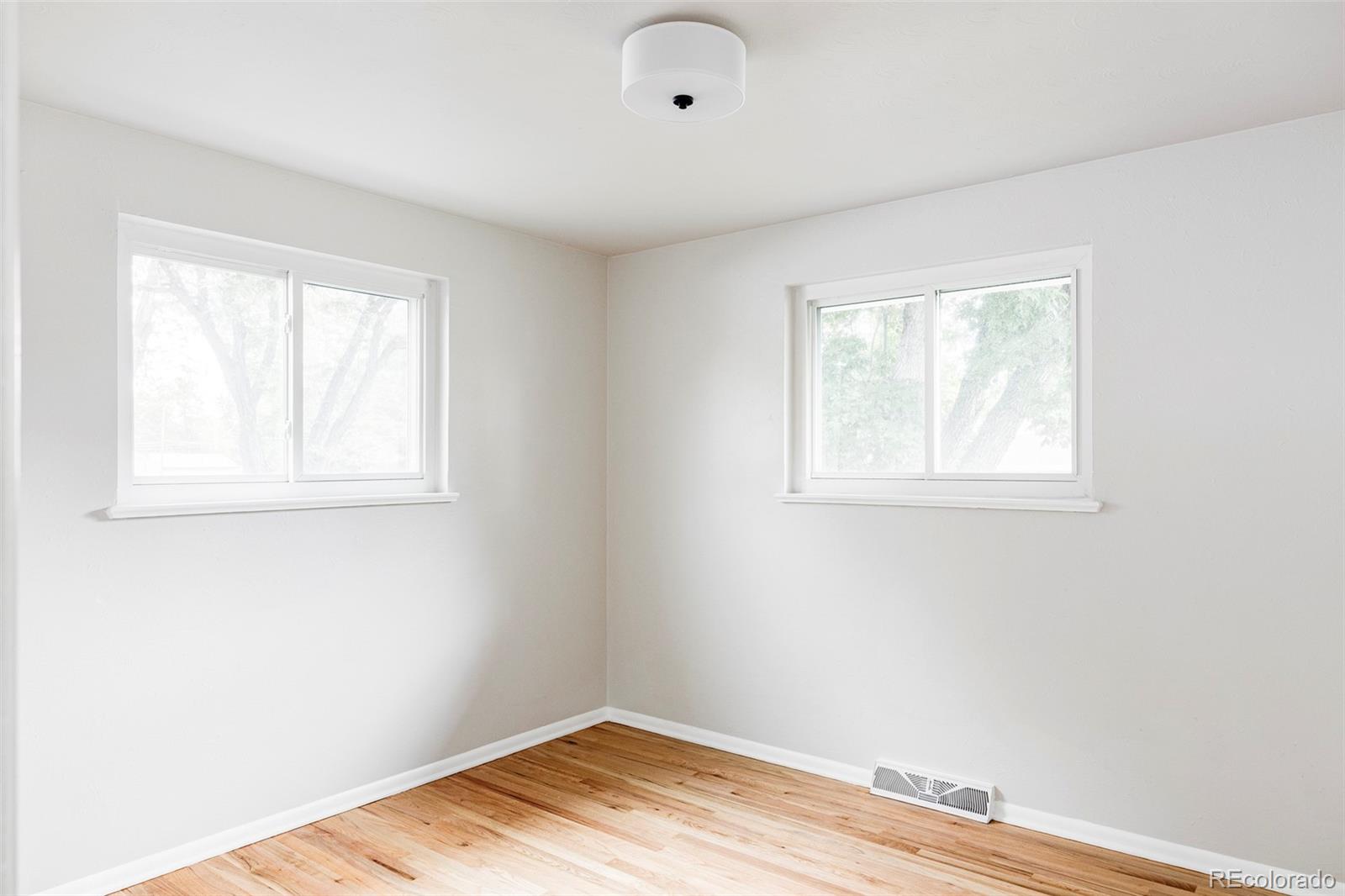 7151 W 75th Place