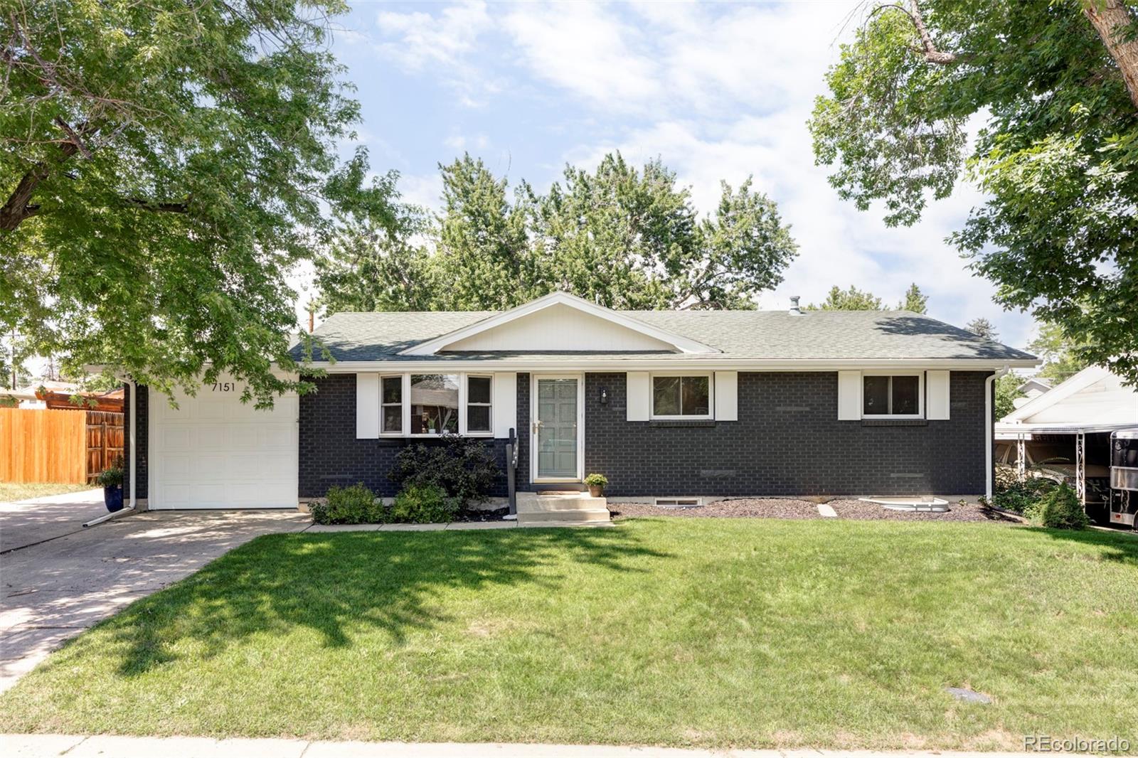 7151 W 75th Place