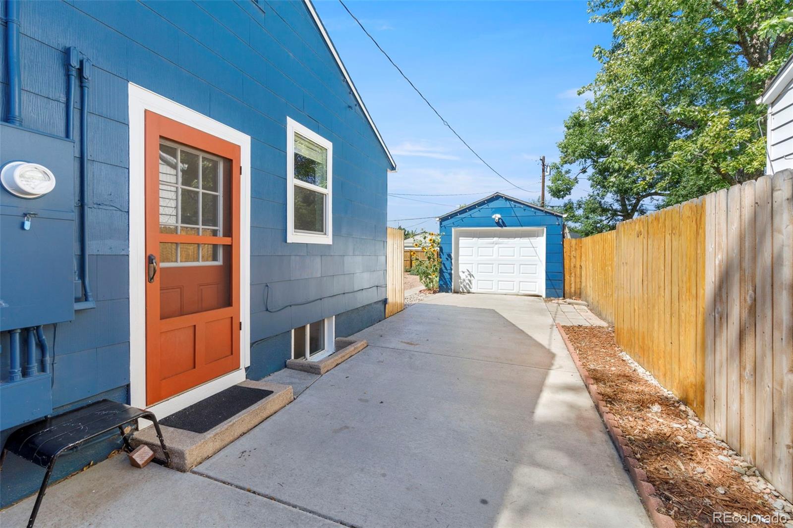 3175 S Cherokee Street