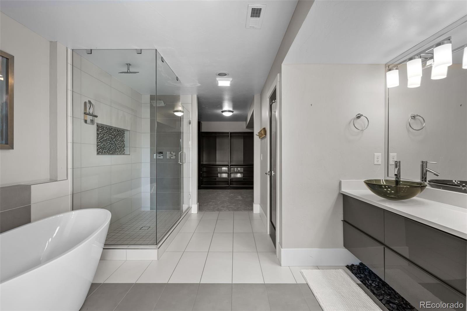 2523 N Humboldt Street