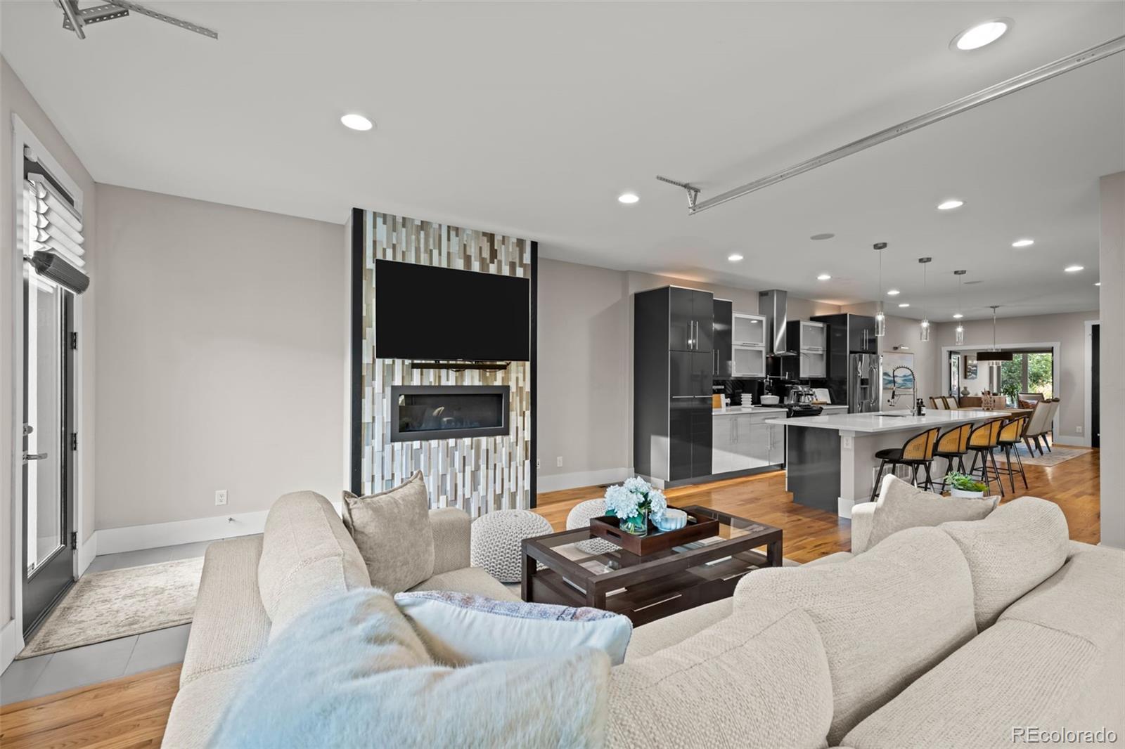 2523 N Humboldt Street