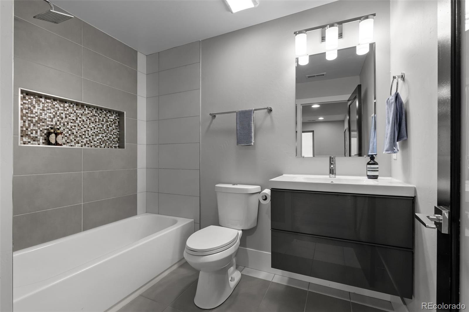 2523 N Humboldt Street