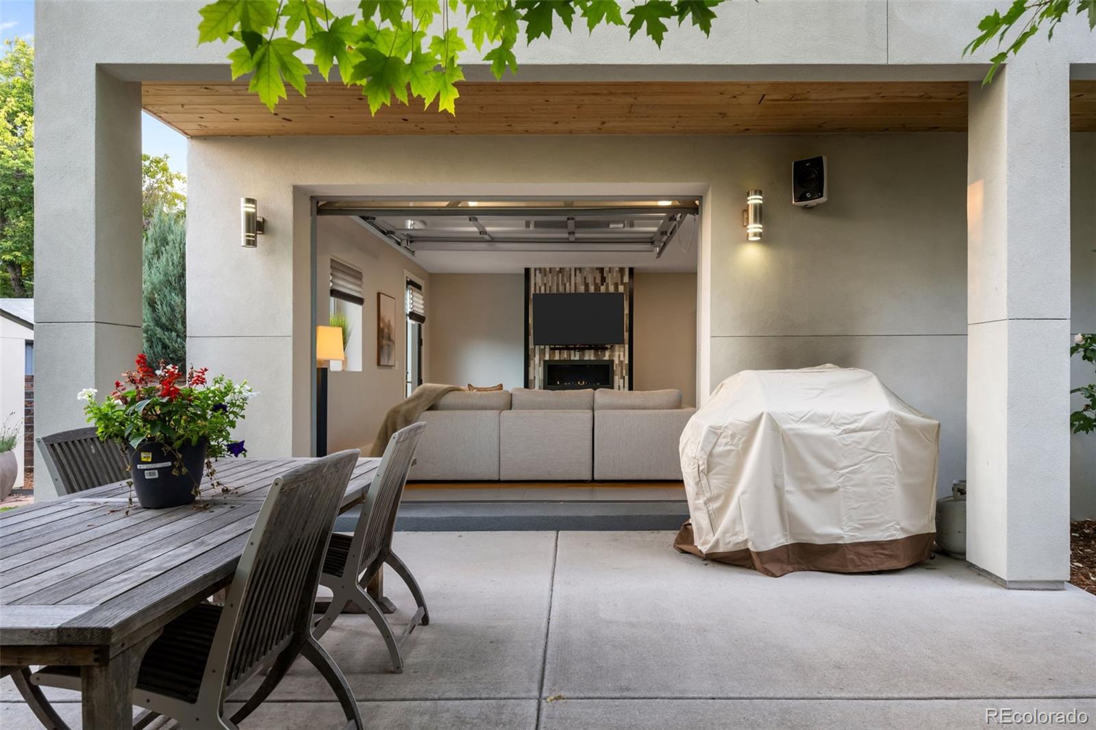 2523 N Humboldt Street