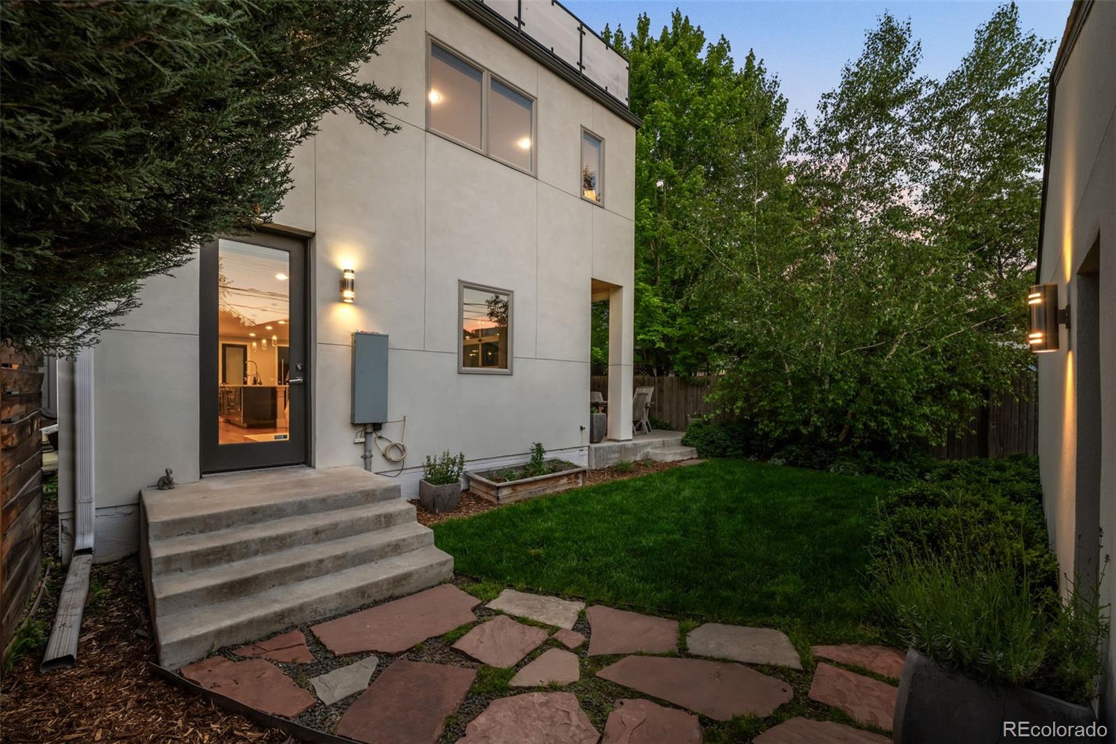 2523 N Humboldt Street