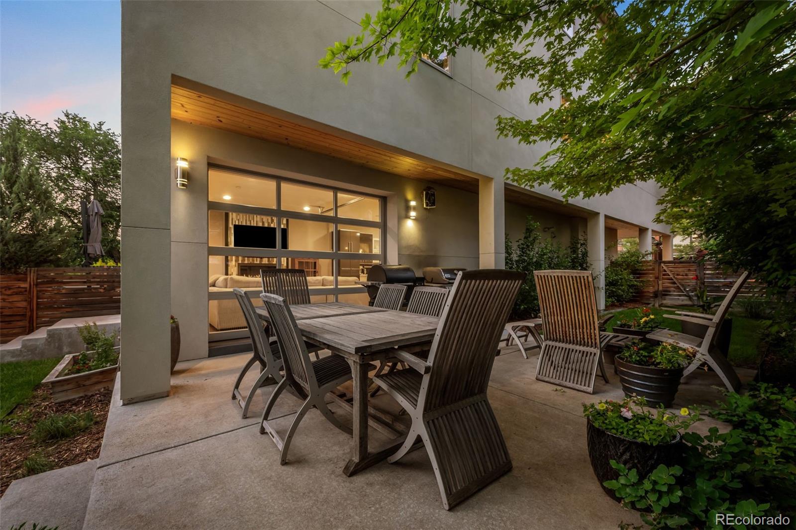 2523 N Humboldt Street